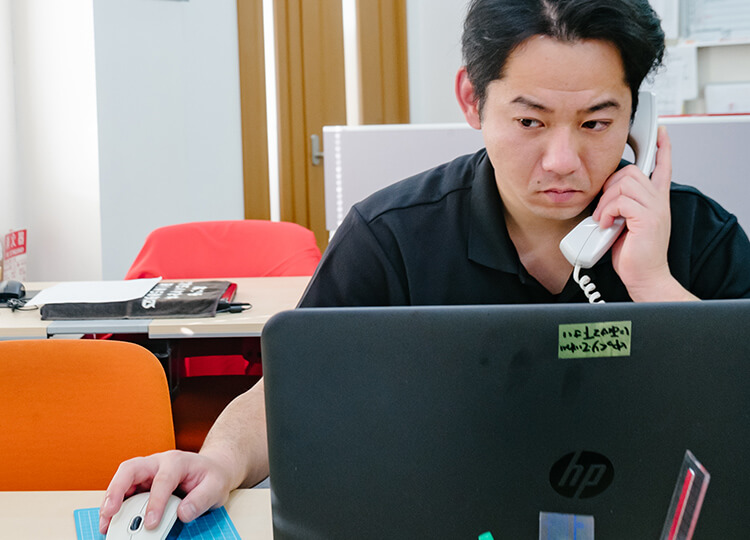 電話応対の様子